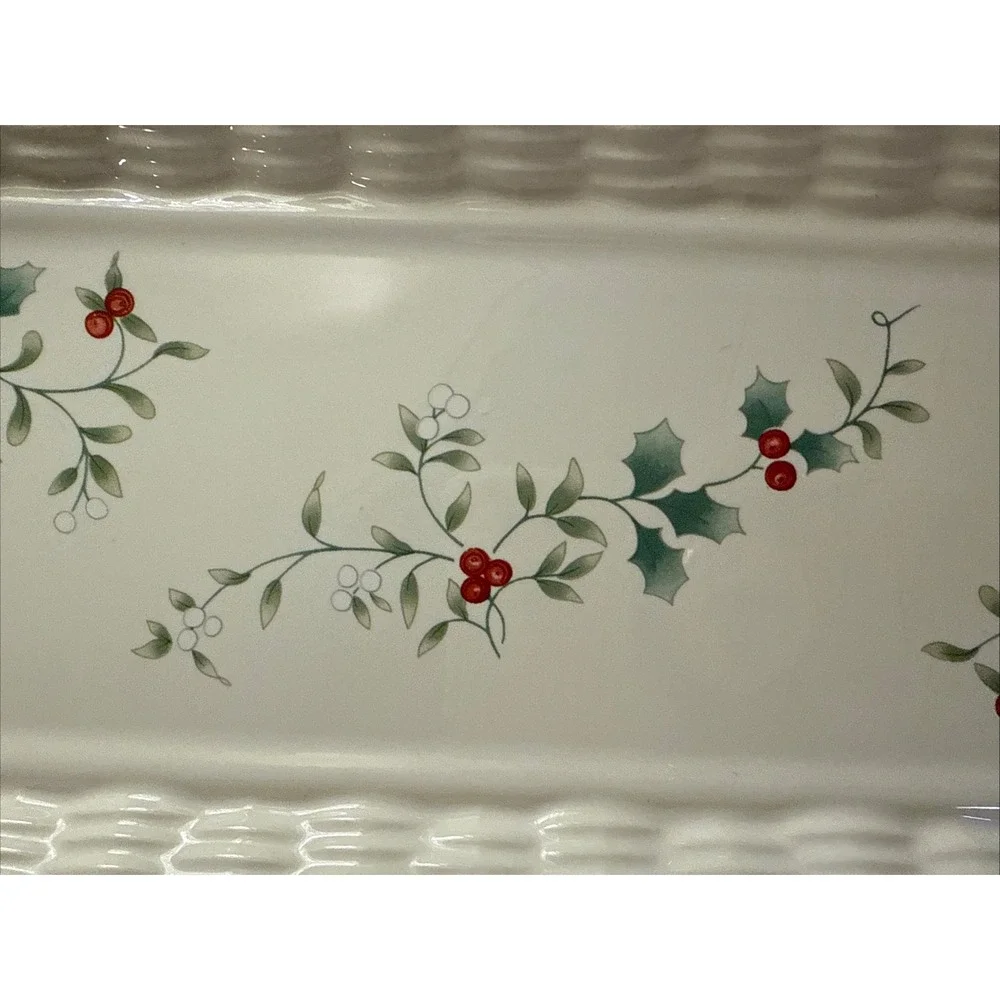 Pfaltzgraff‎ USA Winterberry Basket Weave Bread Tray Appetizer Plate
